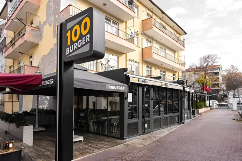 Emek şubesinin girişi ve tabelası